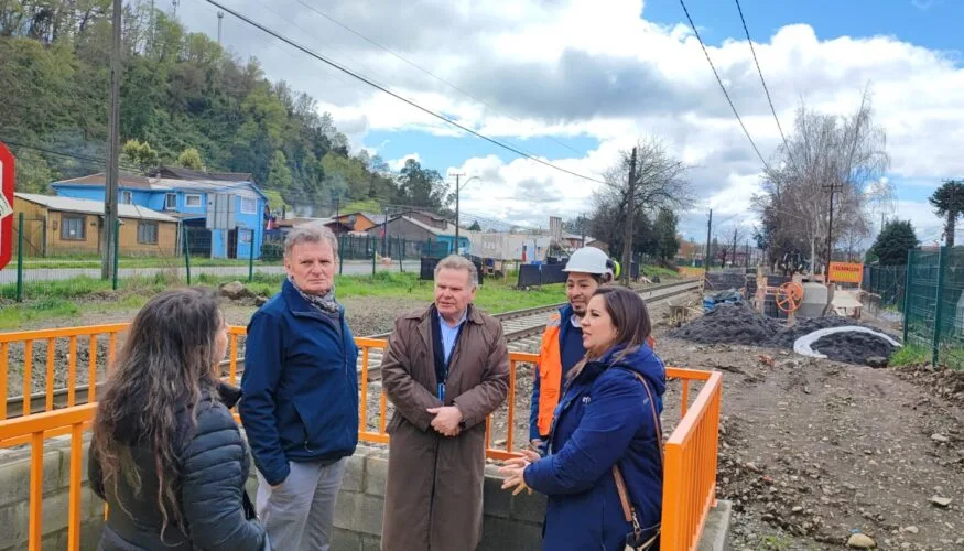 Municipalidad de Vilcún y EFE visitan obras del nuevo paradero ferrovial