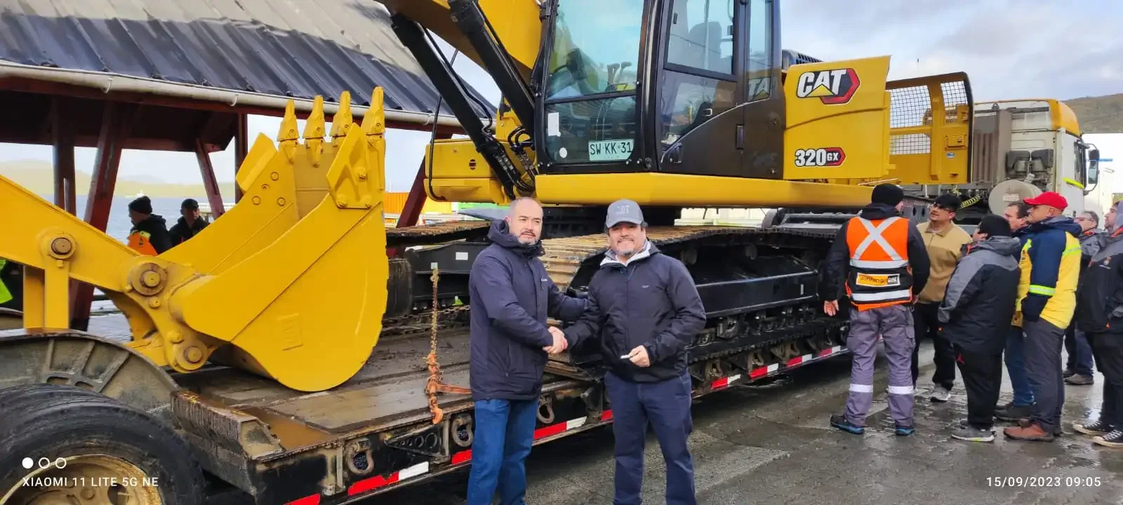 Municipalidad de Guaitecas tiene una nueva excavadora gracias a un millonario proyecto aprobado por el gobierno regional