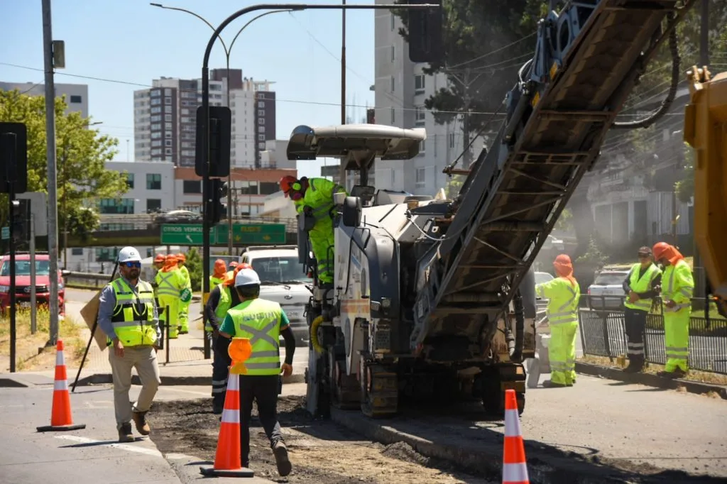 Municipio inició trabajos de pavimentación en avenida Pedro de Valdivia