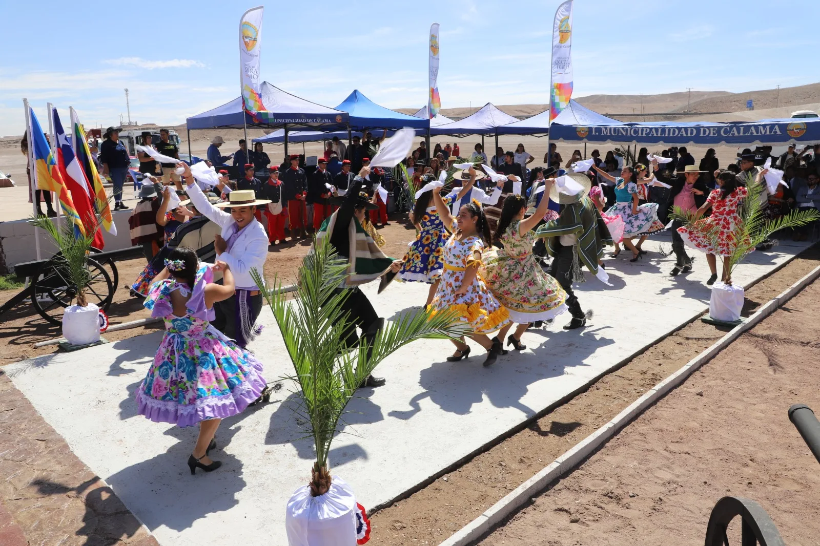 Con el izamiento de las Banderas Chilena y de Calama municipio da inicio a las celebraciones del 145° Aniversario de la comuna