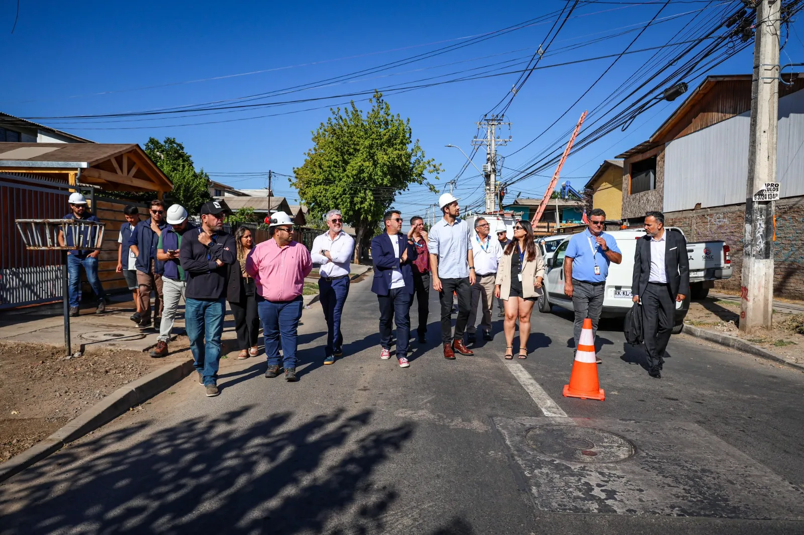 Más de 40 toneladas de cableado aéreo serán retiradas en Maipú gracias a la colaboración entre el Municipio y la Cámara Chilena de Infraestructura Digital