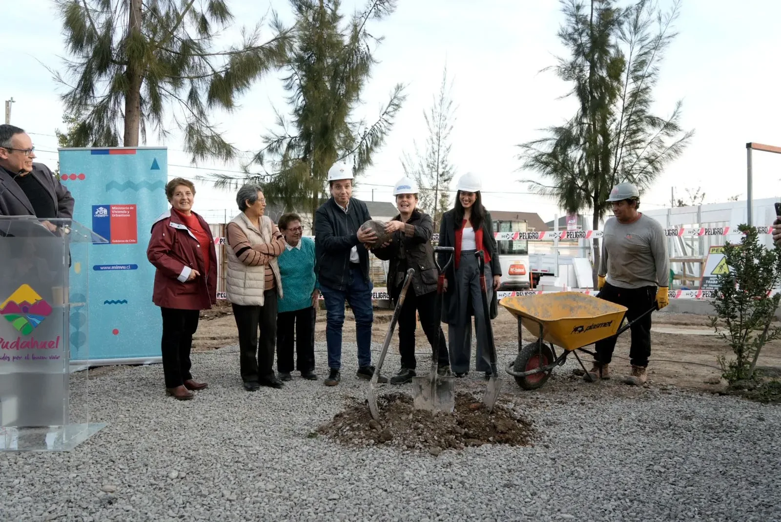Pudahuel: Avanza construcción de centro comunitario Lomas de Manutara
