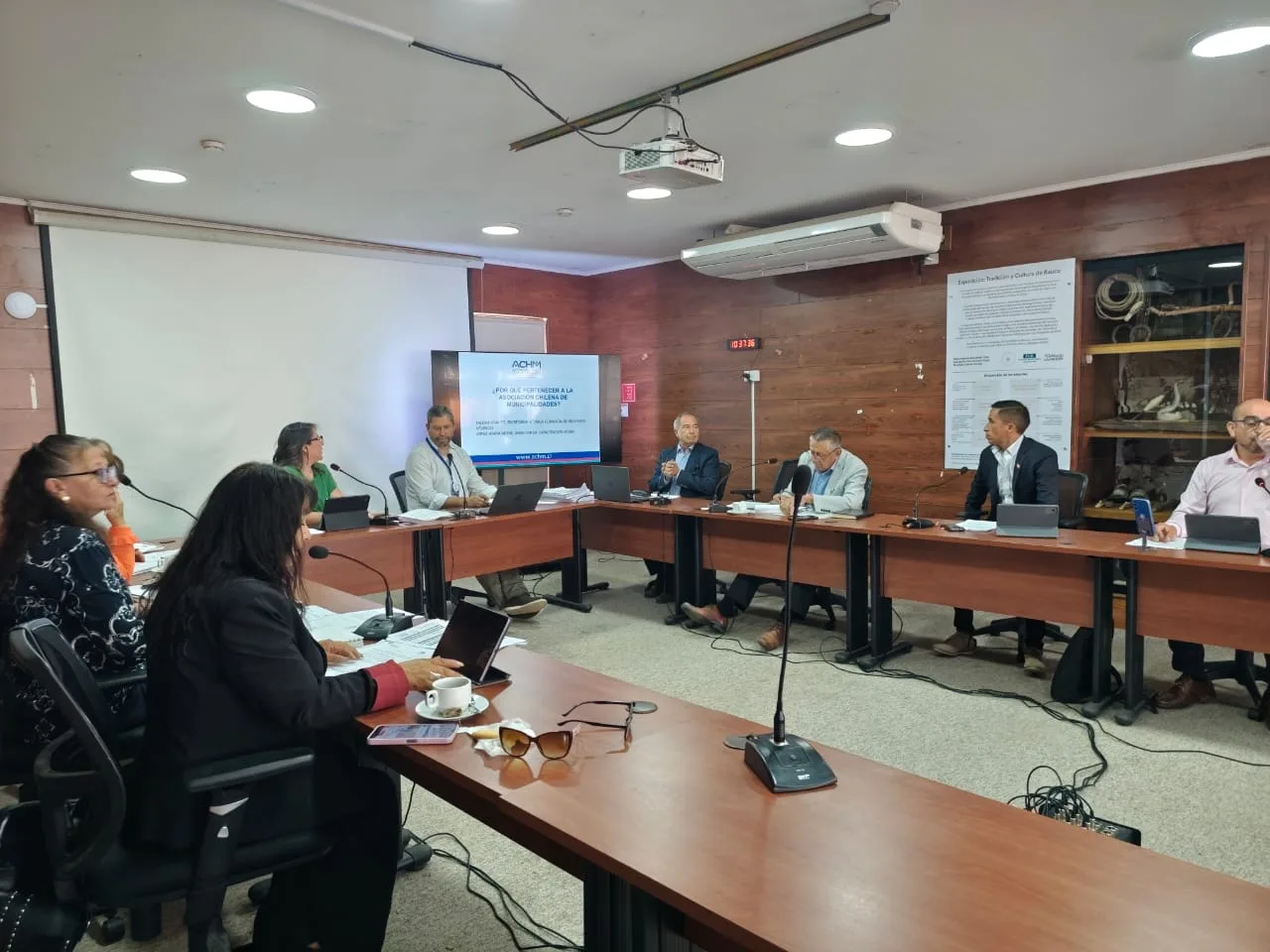 Concejo Municipal de Rauco recibe presentación sobre agenda de trabajo de la ACHM