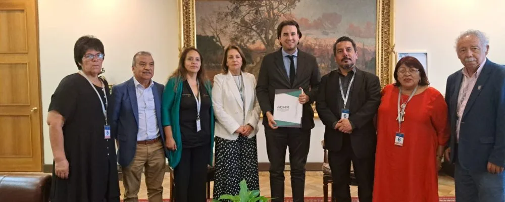 Mesa nacional de Concejales de la ACHM se reúne con el presidente de la Cámara